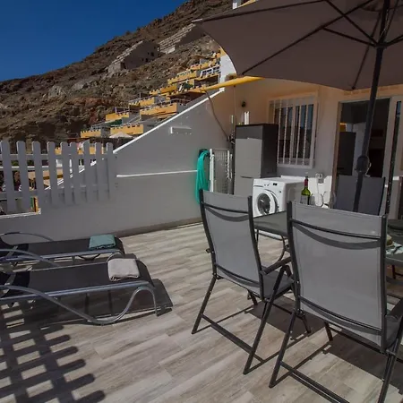 Two-bedroom Playa Del Cura With Views Apartamento
