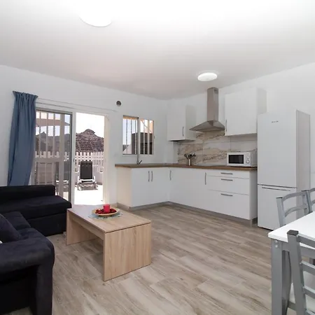 Two-bedroom Playa Del Cura With Views Apartamento